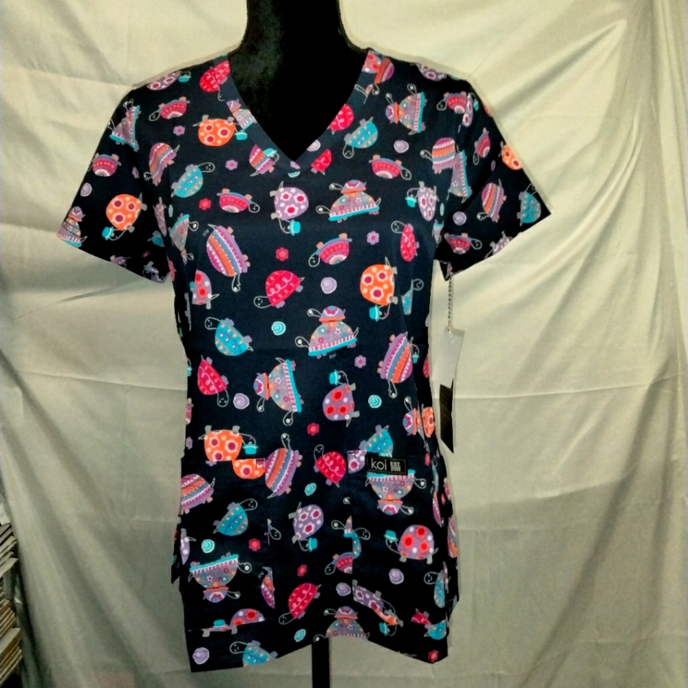 KOI BASICS LESLIE SCRUB TOP